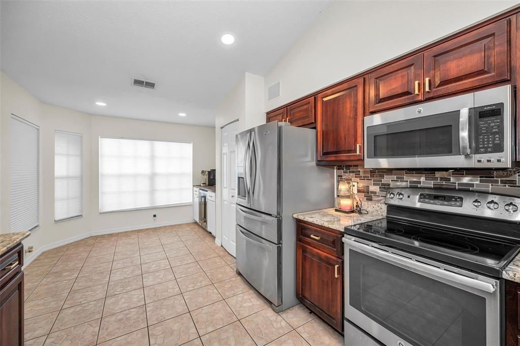 For Sale: $470,000 (3 beds, 2 baths, 1947 Square Feet)