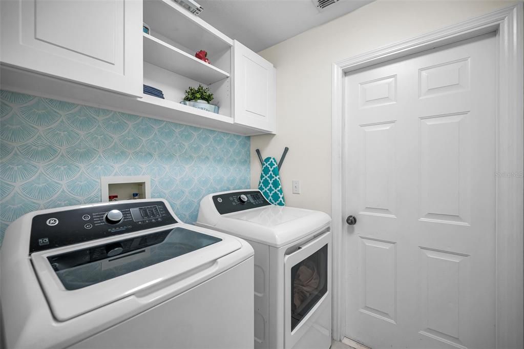 For Sale: $470,000 (3 beds, 2 baths, 1947 Square Feet)