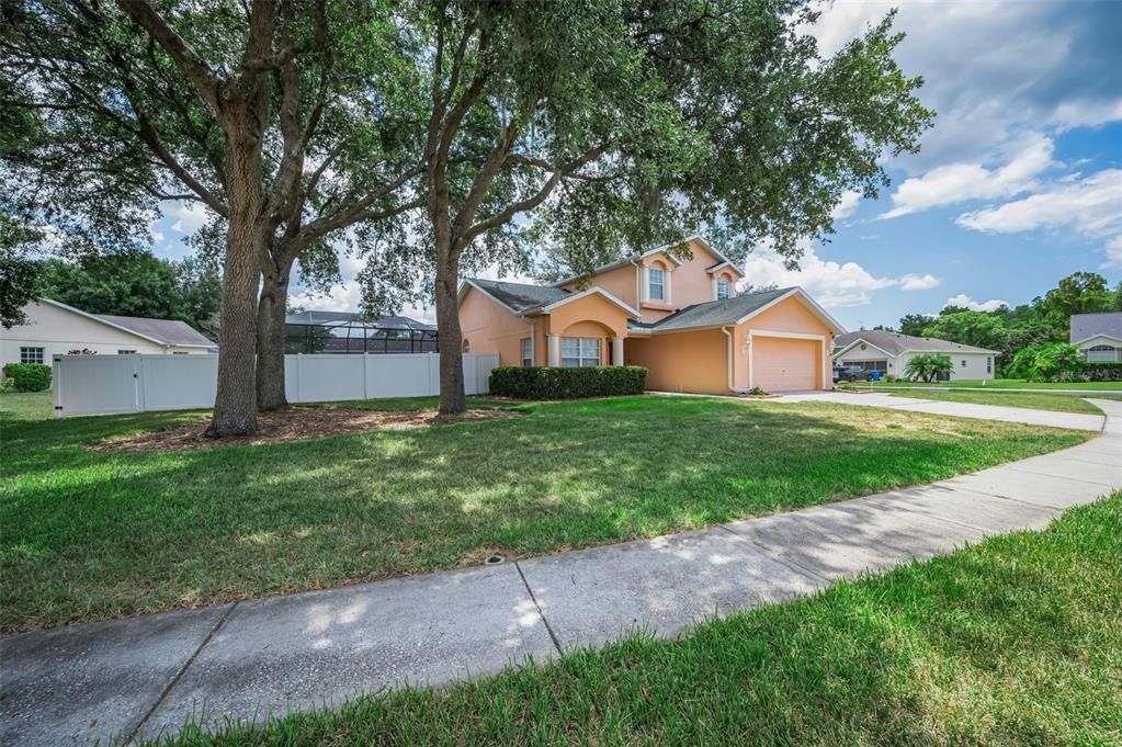 For Sale: $470,000 (3 beds, 2 baths, 1947 Square Feet)
