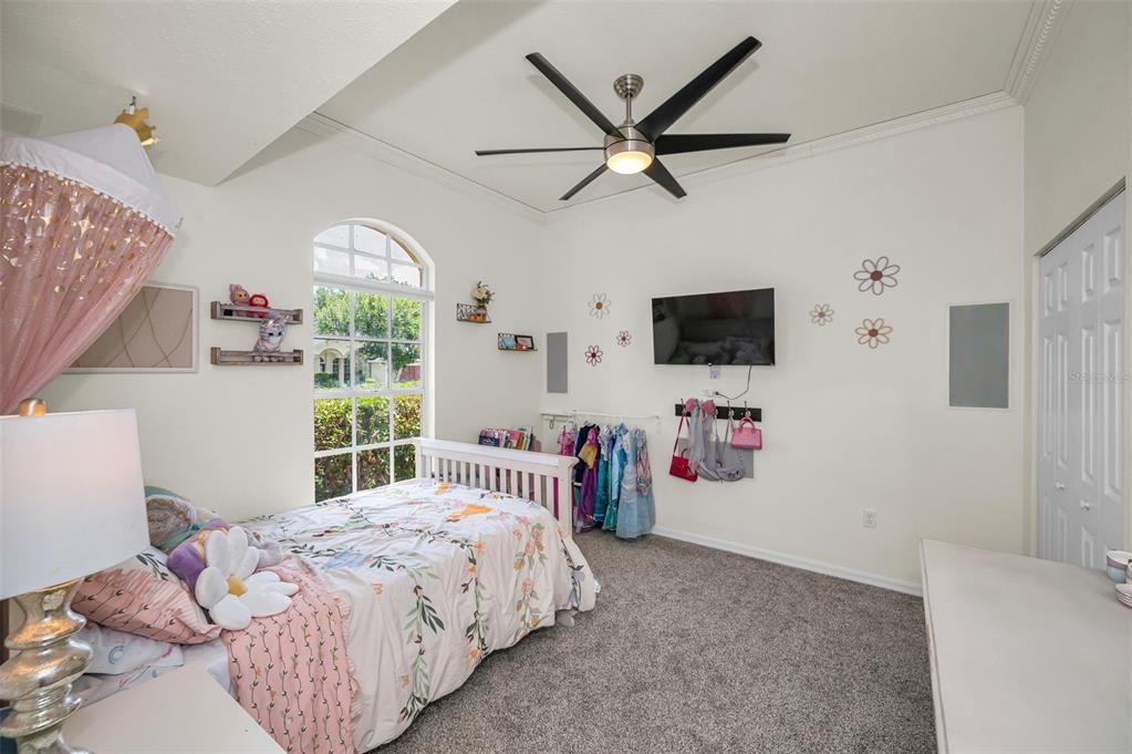 For Sale: $470,000 (3 beds, 2 baths, 1947 Square Feet)