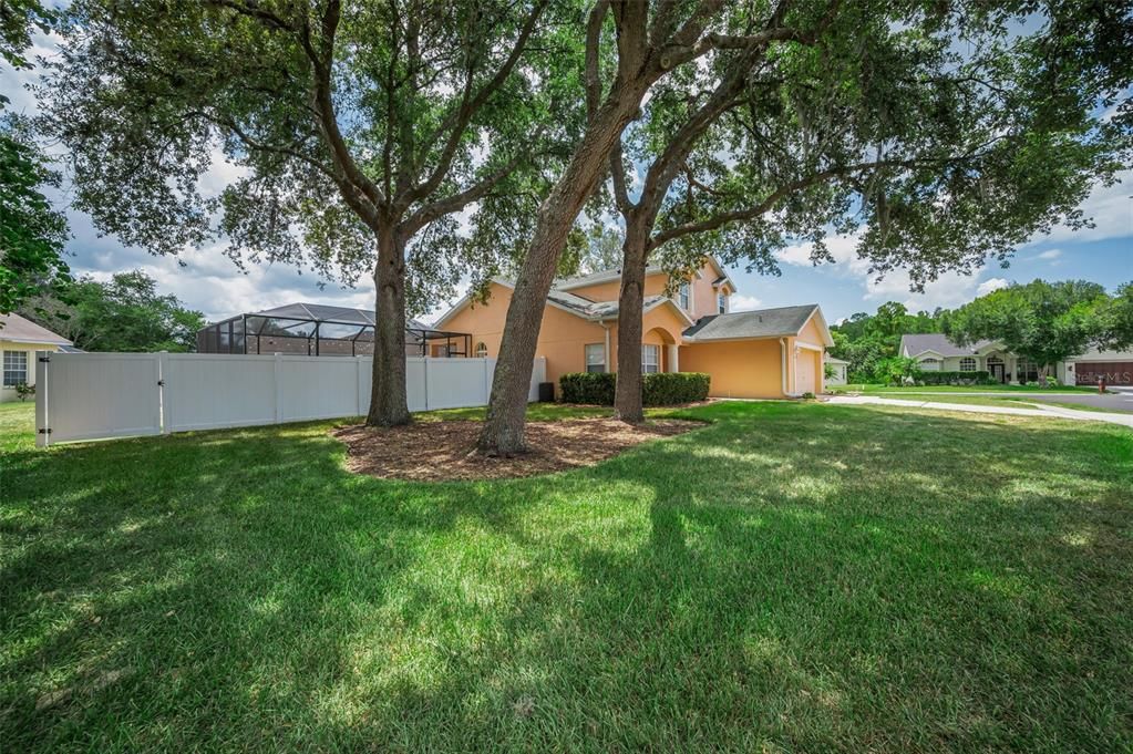 For Sale: $470,000 (3 beds, 2 baths, 1947 Square Feet)