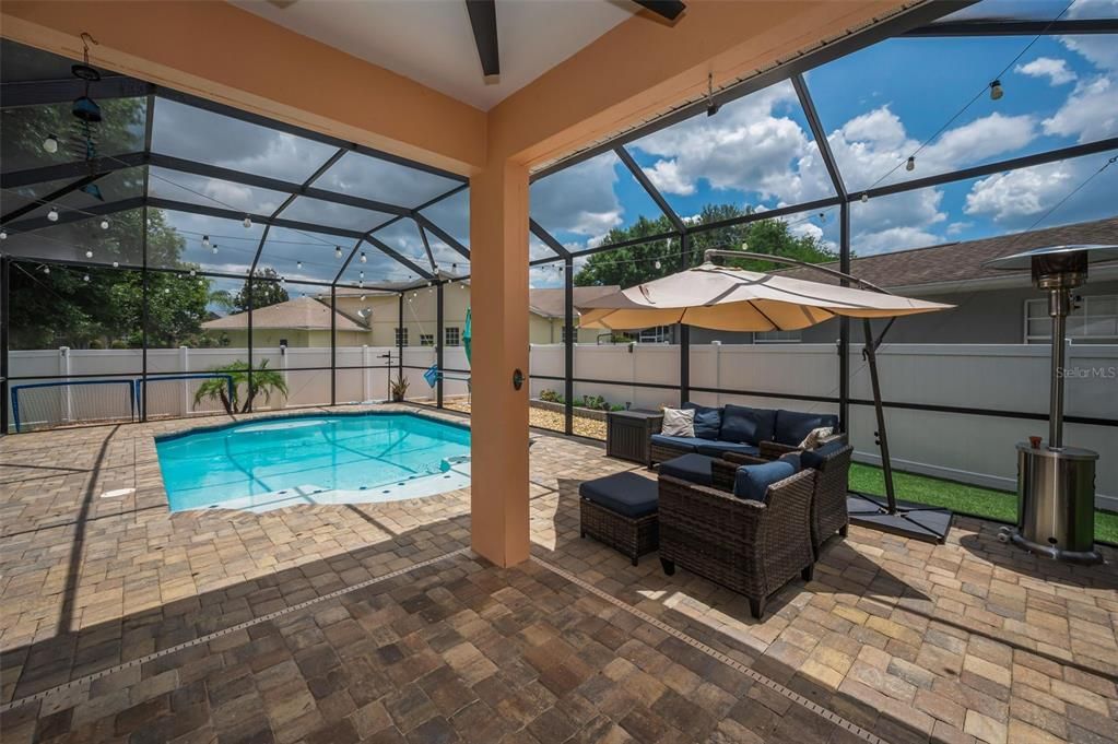 For Sale: $470,000 (3 beds, 2 baths, 1947 Square Feet)