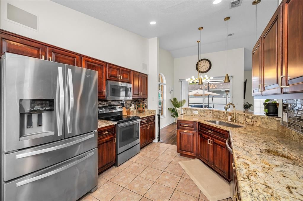For Sale: $470,000 (3 beds, 2 baths, 1947 Square Feet)