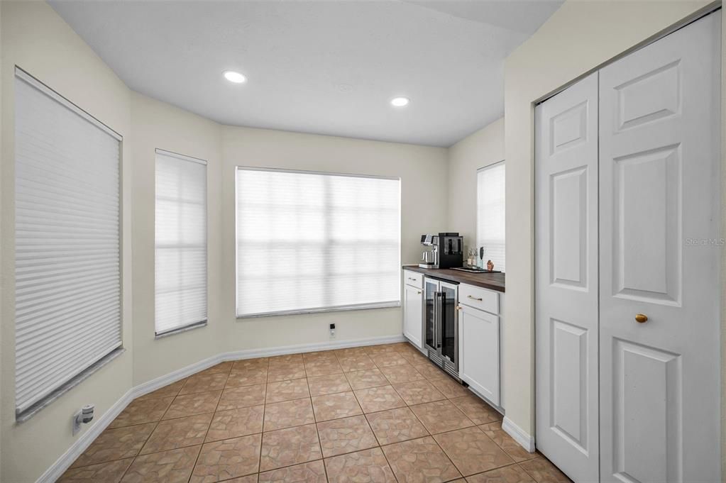 For Sale: $470,000 (3 beds, 2 baths, 1947 Square Feet)