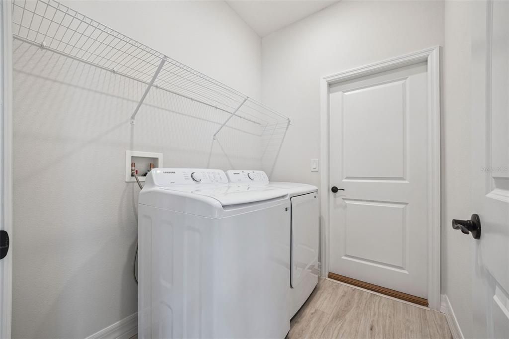 For Sale: $329,900 (4 beds, 3 baths, 1990 Square Feet)