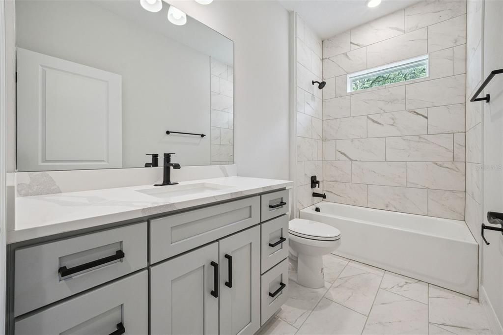 For Sale: $329,900 (4 beds, 3 baths, 1990 Square Feet)