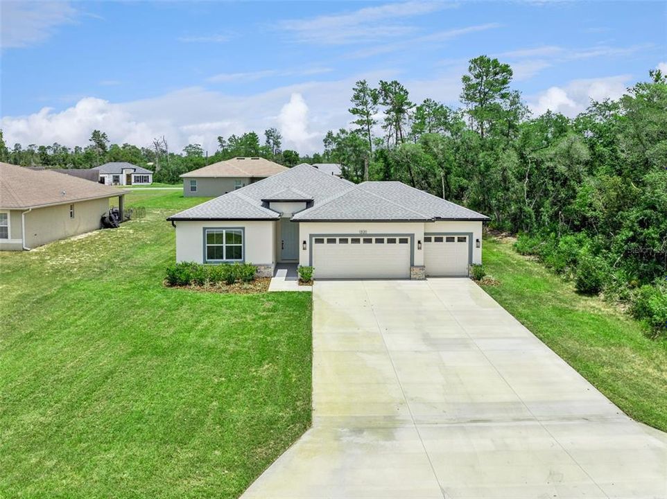 For Sale: $329,900 (4 beds, 3 baths, 1990 Square Feet)