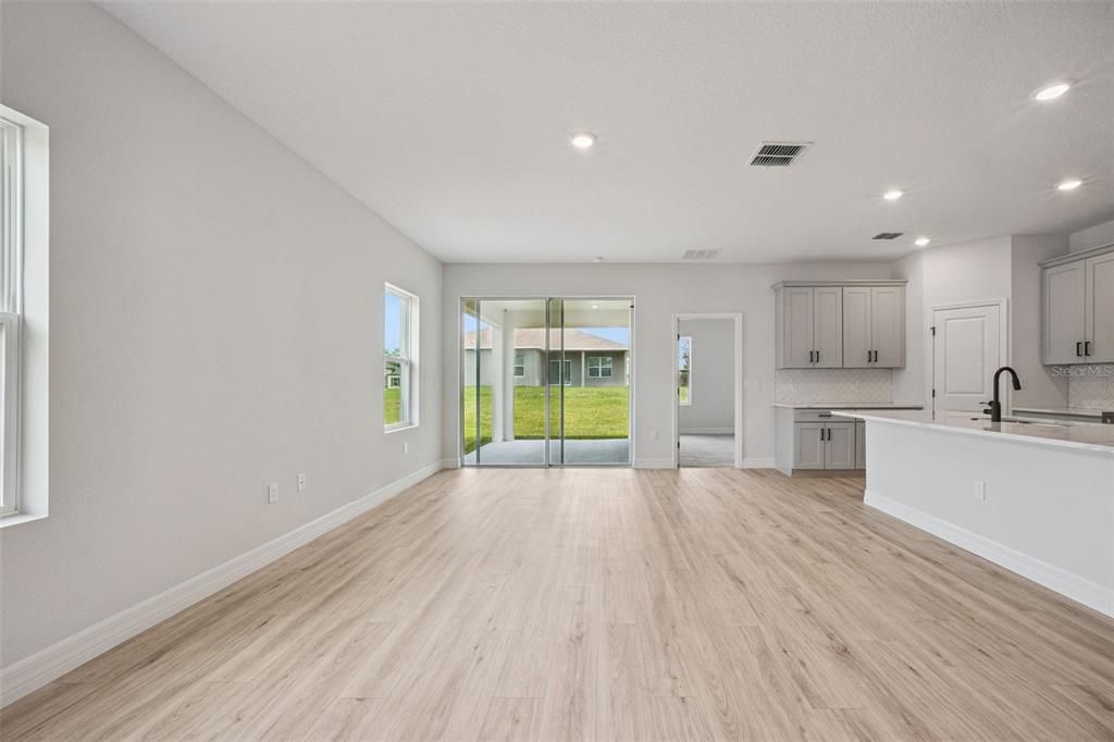 For Sale: $329,900 (4 beds, 3 baths, 1990 Square Feet)