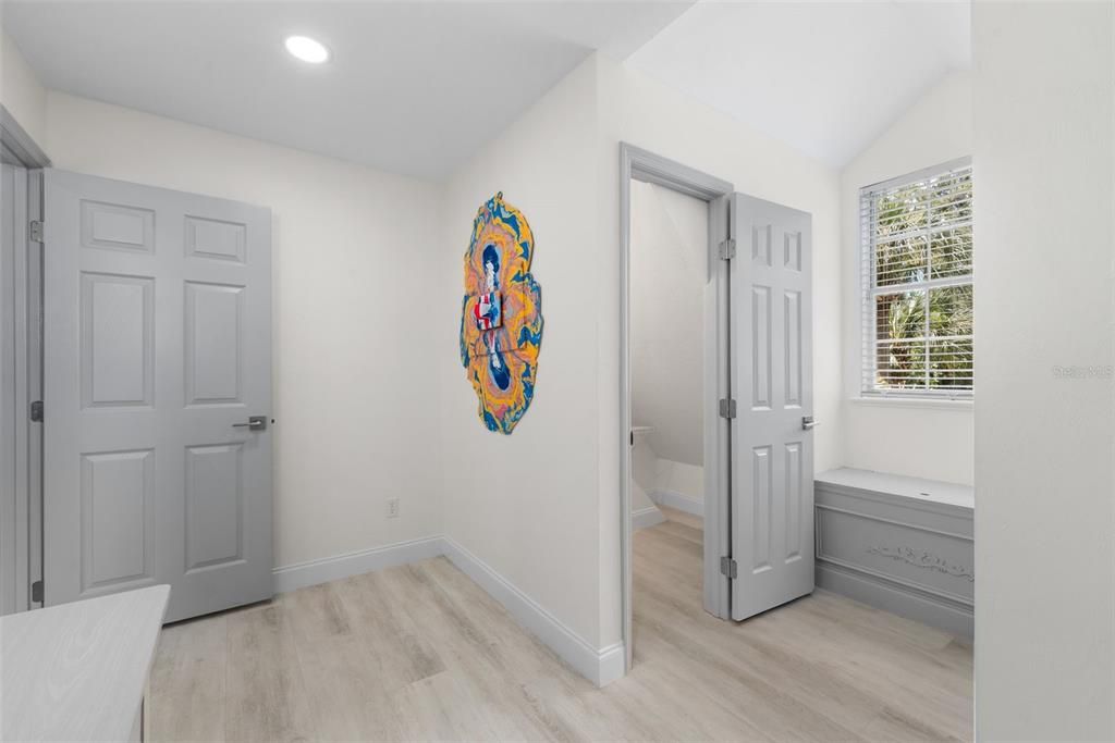 For Sale: $1,795,000 (5 beds, 6 baths, 5369 Square Feet)