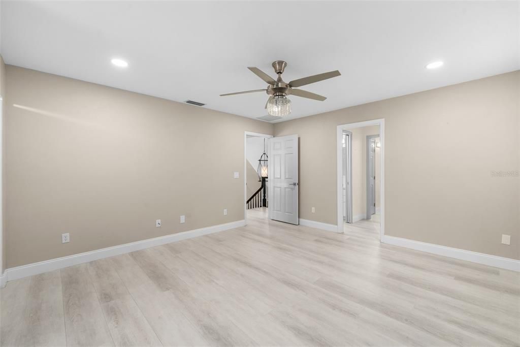 For Sale: $1,795,000 (5 beds, 6 baths, 5369 Square Feet)