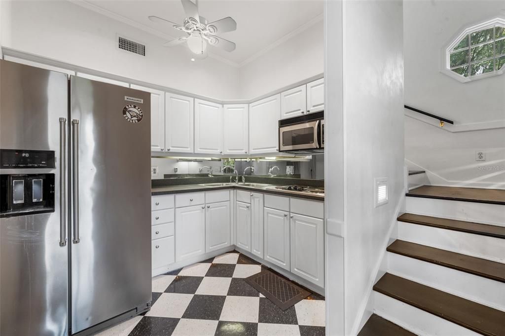 For Sale: $1,795,000 (5 beds, 6 baths, 5369 Square Feet)