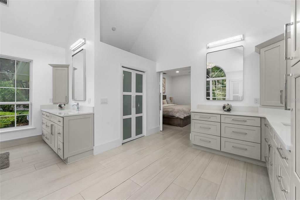 For Sale: $1,795,000 (5 beds, 6 baths, 5369 Square Feet)
