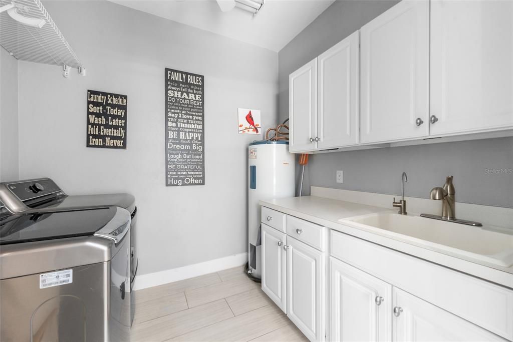 For Sale: $1,795,000 (5 beds, 6 baths, 5369 Square Feet)