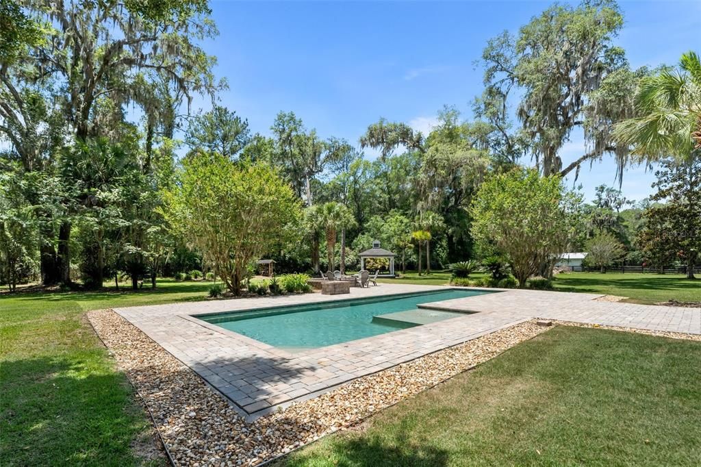 For Sale: $1,795,000 (5 beds, 6 baths, 5369 Square Feet)