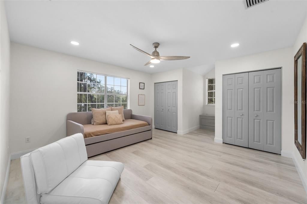For Sale: $1,795,000 (5 beds, 6 baths, 5369 Square Feet)