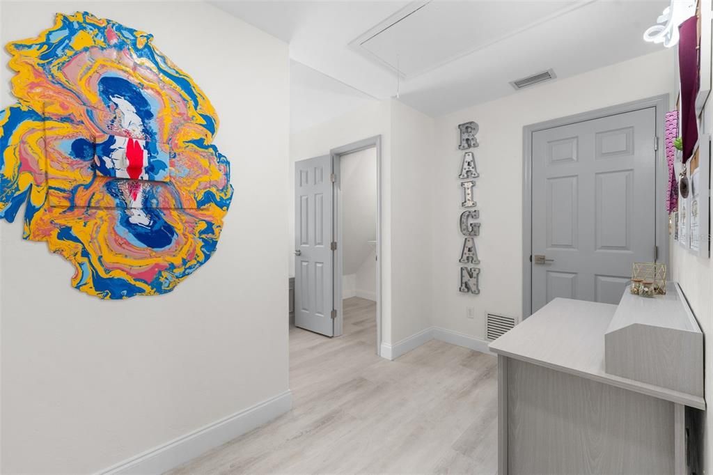 For Sale: $1,795,000 (5 beds, 6 baths, 5369 Square Feet)
