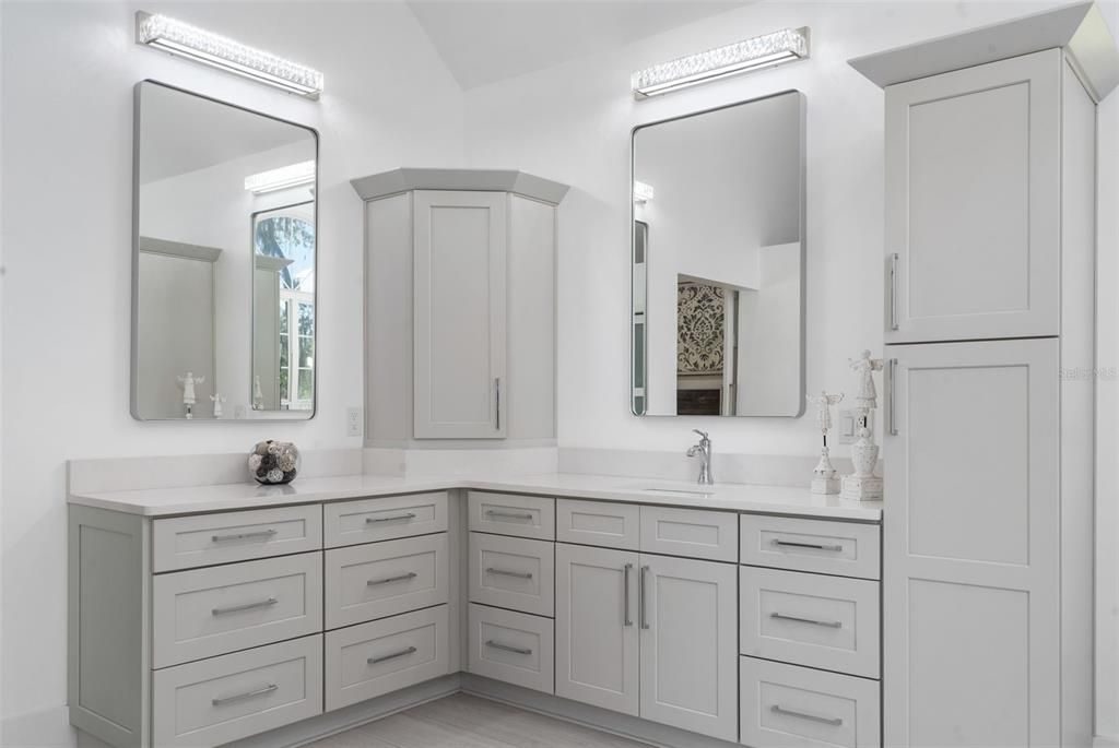 For Sale: $1,795,000 (5 beds, 6 baths, 5369 Square Feet)