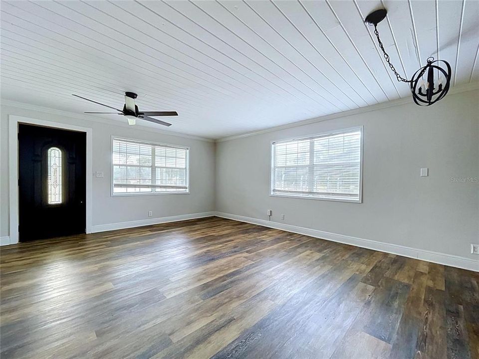 En Venta: $389,900 (3 camas, 2 baños, 1491 Pies cuadrados)