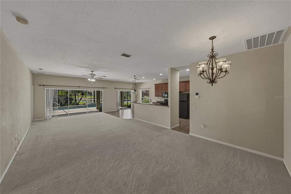 For Sale: $399,900 (3 beds, 2 baths, 1928 Square Feet)