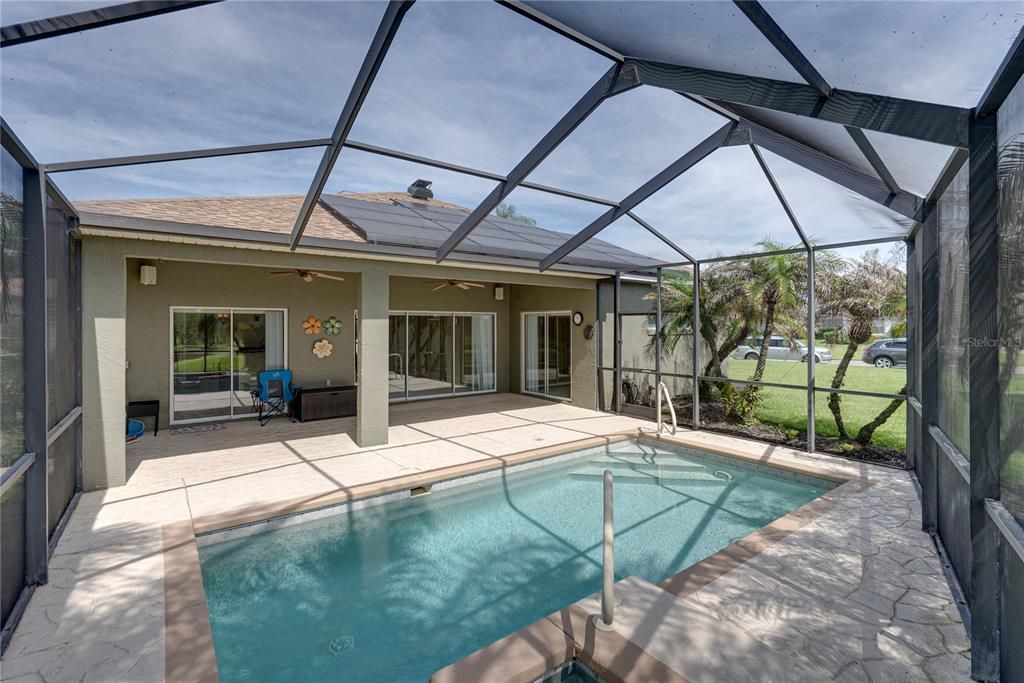 For Sale: $399,900 (3 beds, 2 baths, 1928 Square Feet)