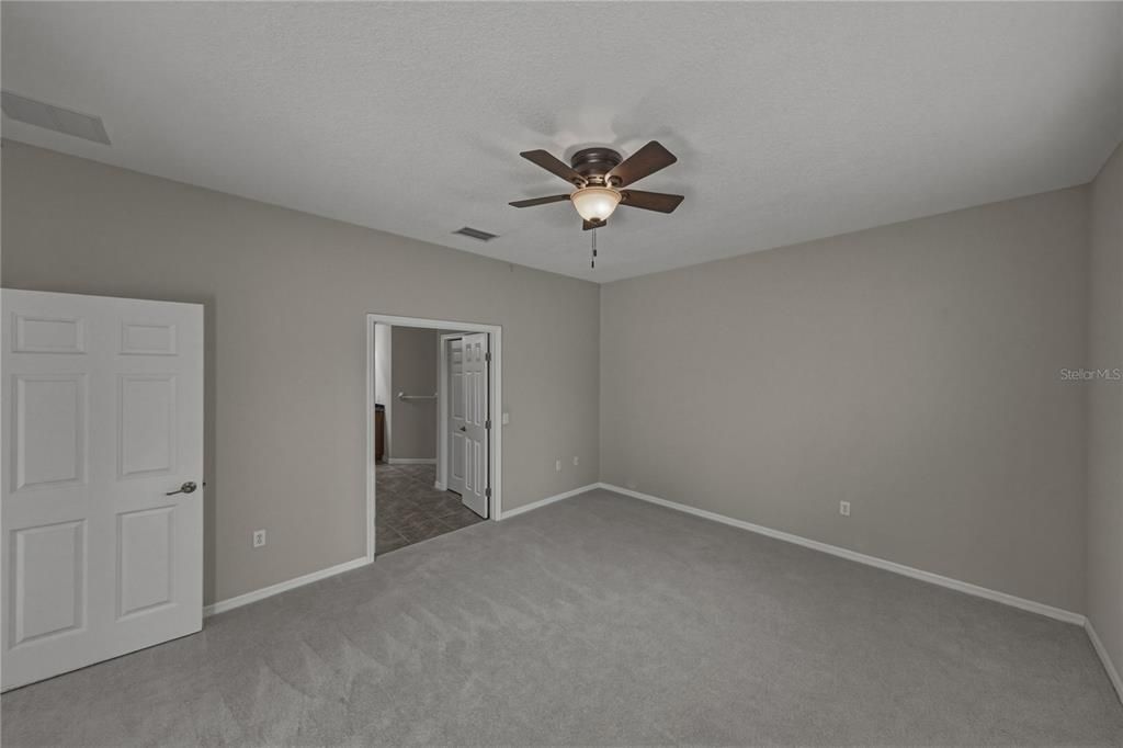 For Sale: $399,900 (3 beds, 2 baths, 1928 Square Feet)