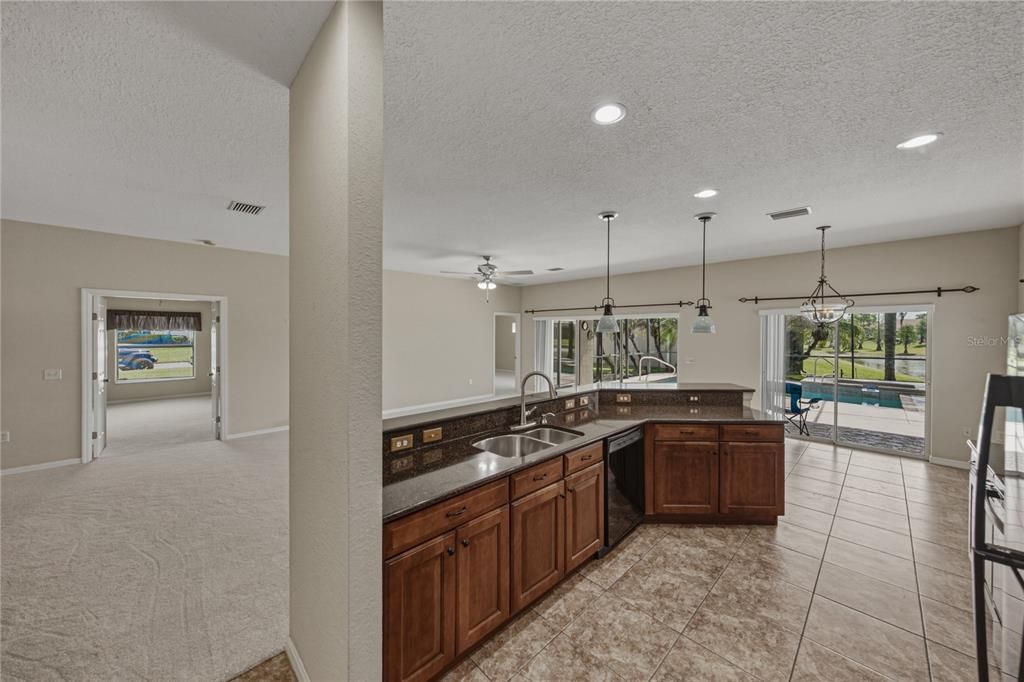 For Sale: $399,900 (3 beds, 2 baths, 1928 Square Feet)