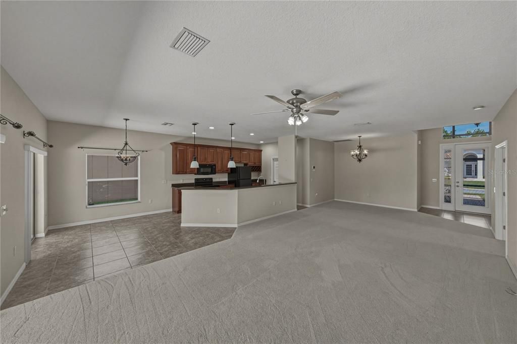 For Sale: $399,900 (3 beds, 2 baths, 1928 Square Feet)