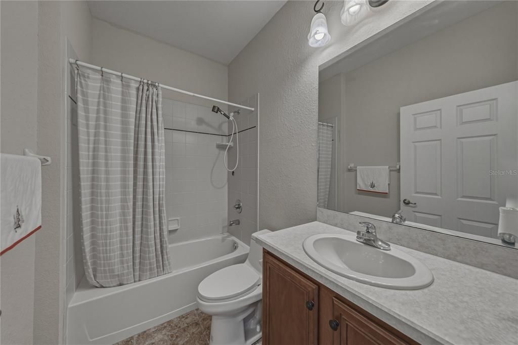 For Sale: $399,900 (3 beds, 2 baths, 1928 Square Feet)