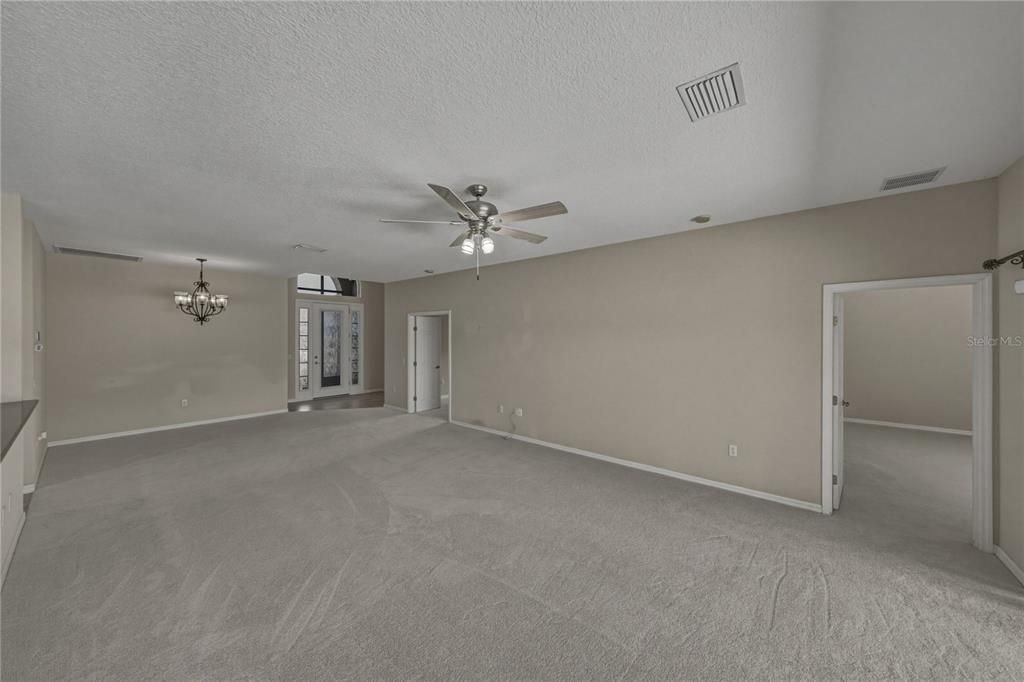 For Sale: $399,900 (3 beds, 2 baths, 1928 Square Feet)