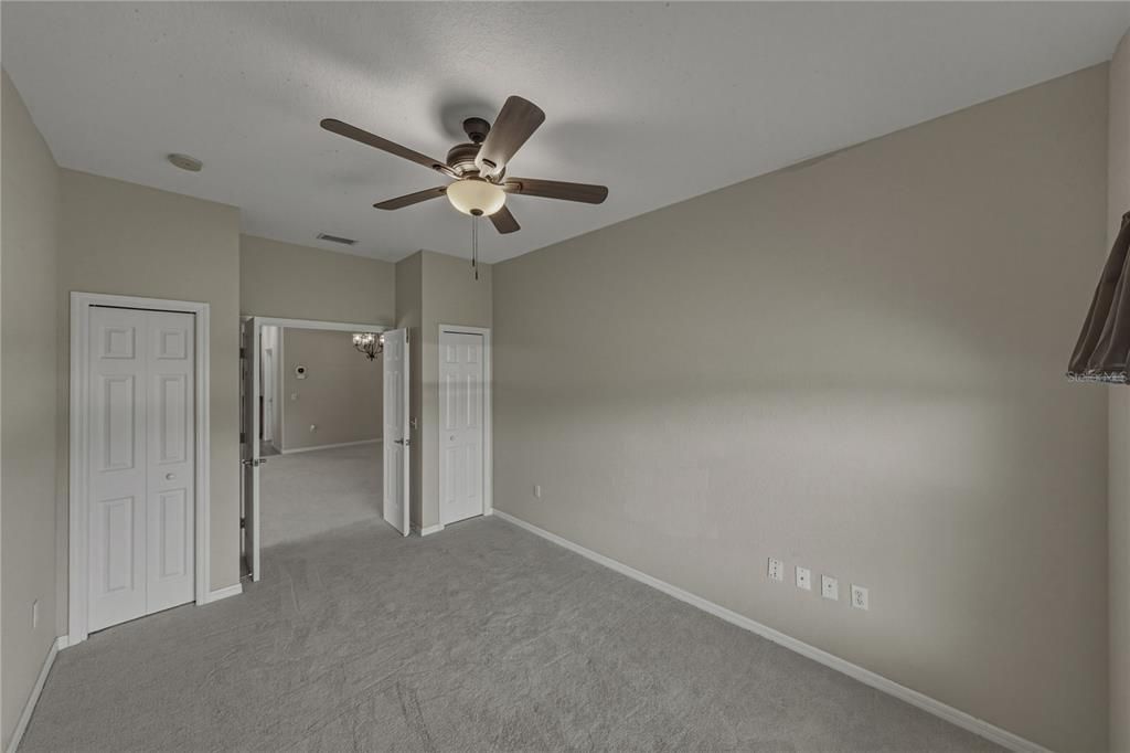 For Sale: $399,900 (3 beds, 2 baths, 1928 Square Feet)