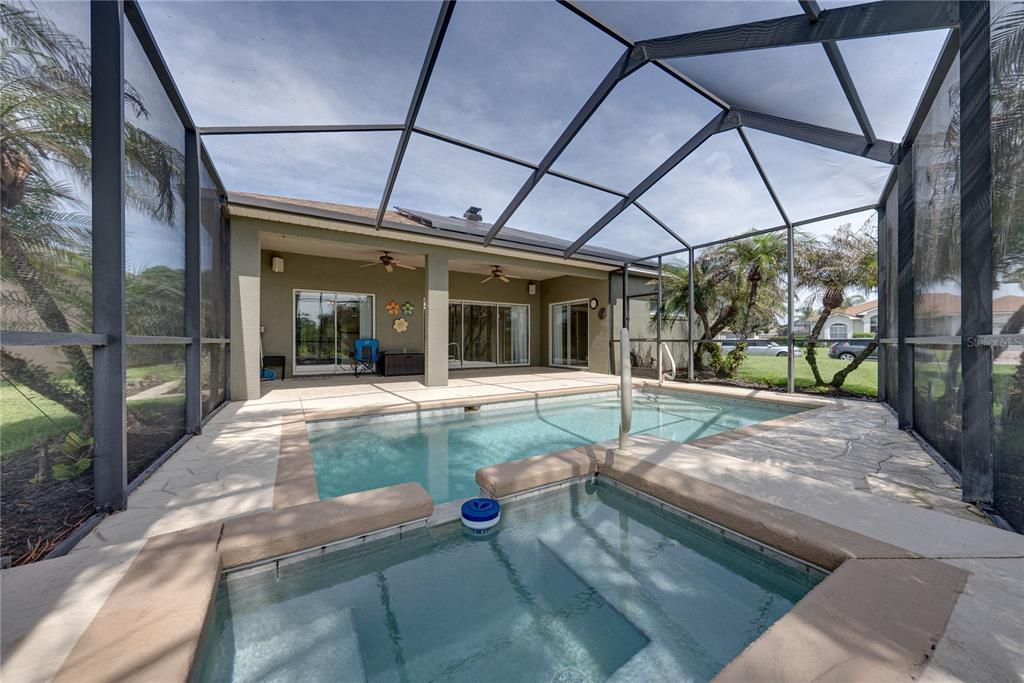 For Sale: $399,900 (3 beds, 2 baths, 1928 Square Feet)