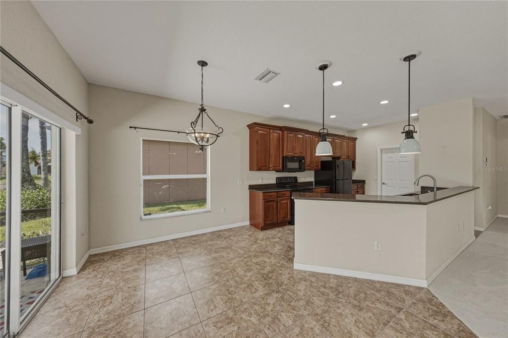For Sale: $399,900 (3 beds, 2 baths, 1928 Square Feet)