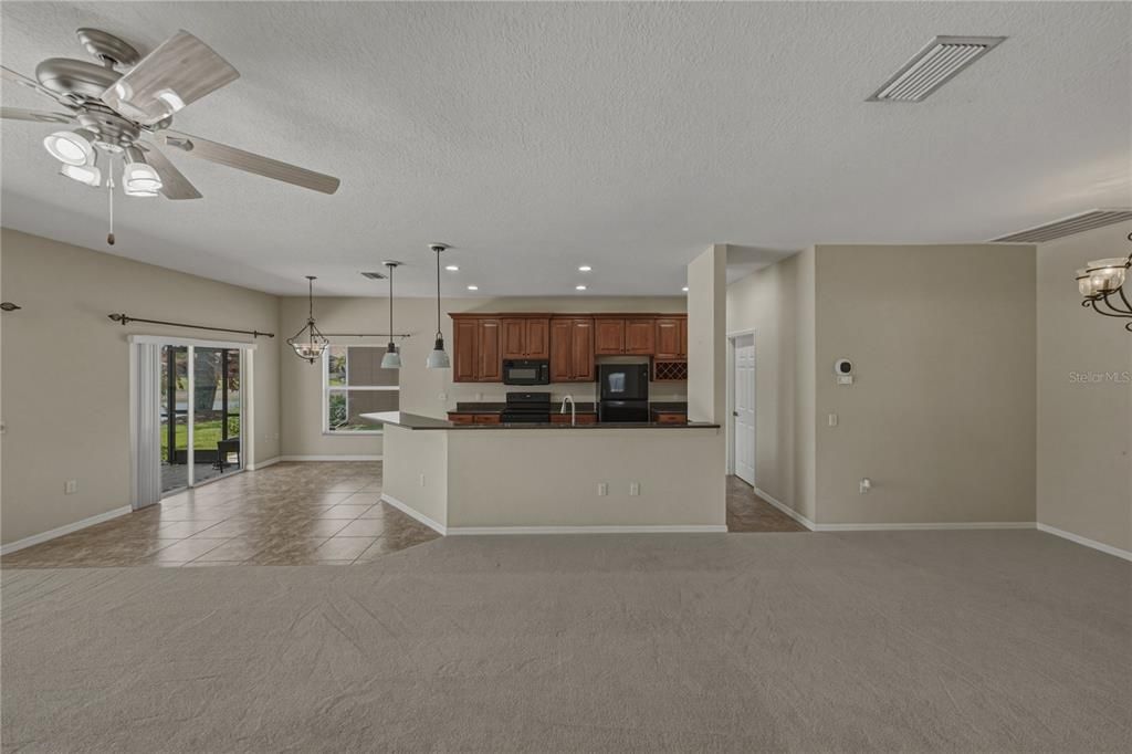 For Sale: $399,900 (3 beds, 2 baths, 1928 Square Feet)