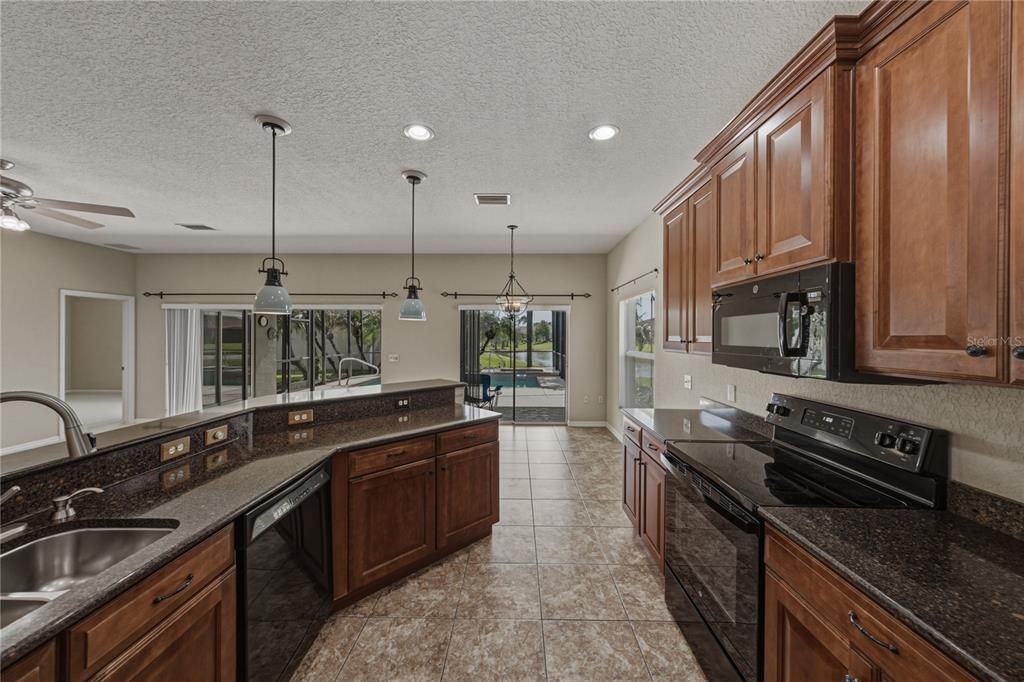 For Sale: $399,900 (3 beds, 2 baths, 1928 Square Feet)