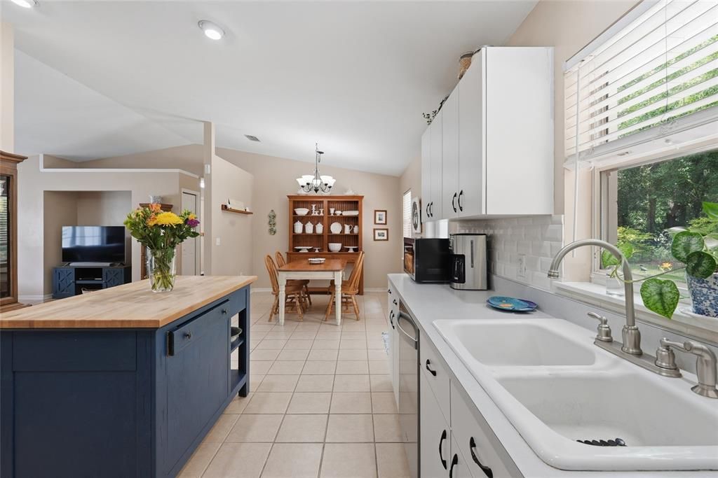 En Venta: $339,000 (3 camas, 2 baños, 1680 Pies cuadrados)