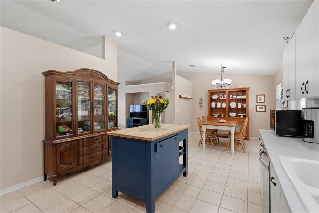 En Venta: $339,000 (3 camas, 2 baños, 1680 Pies cuadrados)