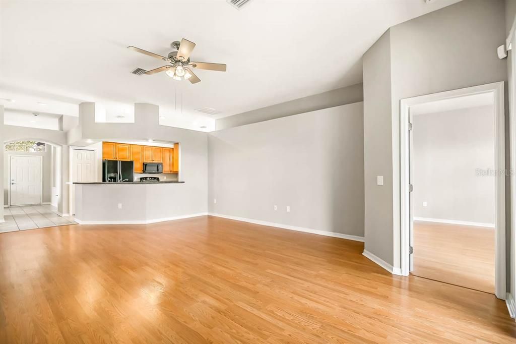 В аренду: $2,650 (4 спален, 2 ванн, 2000 Квадратных фут)