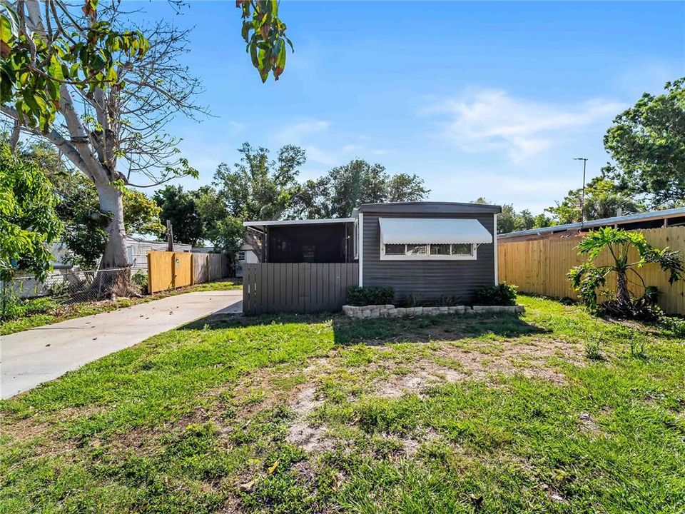 For Sale: $155,000 (2 beds, 1 baths, 600 Square Feet)