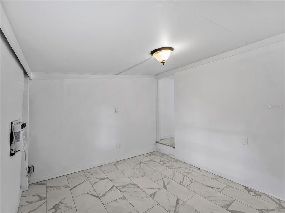 For Sale: $155,000 (2 beds, 1 baths, 600 Square Feet)
