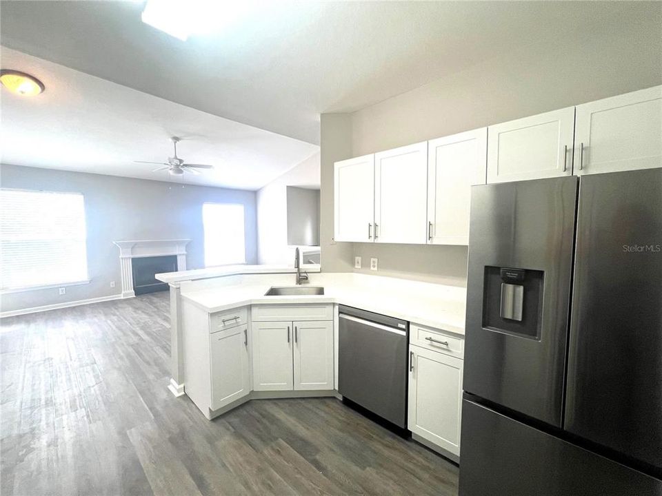 В аренду: $1,550 (2 спален, 2 ванн, 1175 Квадратных фут)