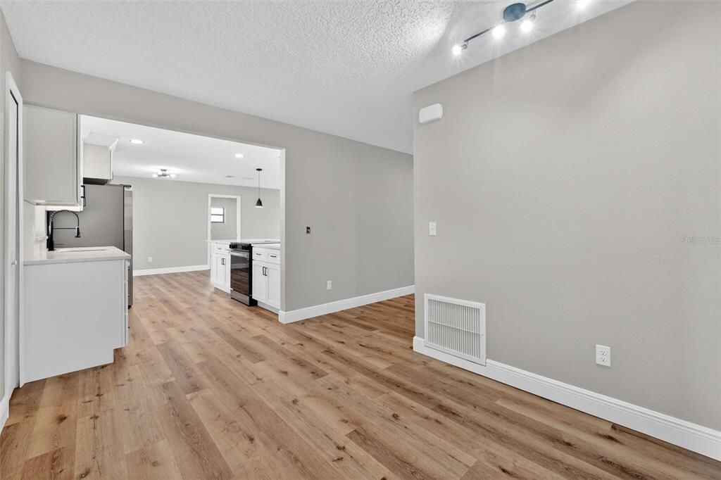 En Venta: $344,900 (3 camas, 2 baños, 1489 Pies cuadrados)