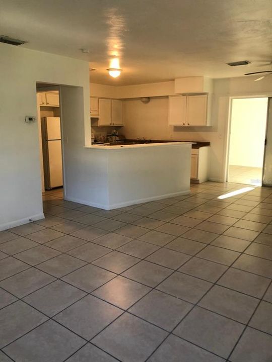 For Rent: $2,000 (4 beds, 2 baths, 1260 Square Feet)