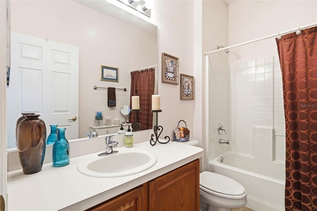 For Sale: $259,900 (2 beds, 2 baths, 1332 Square Feet)