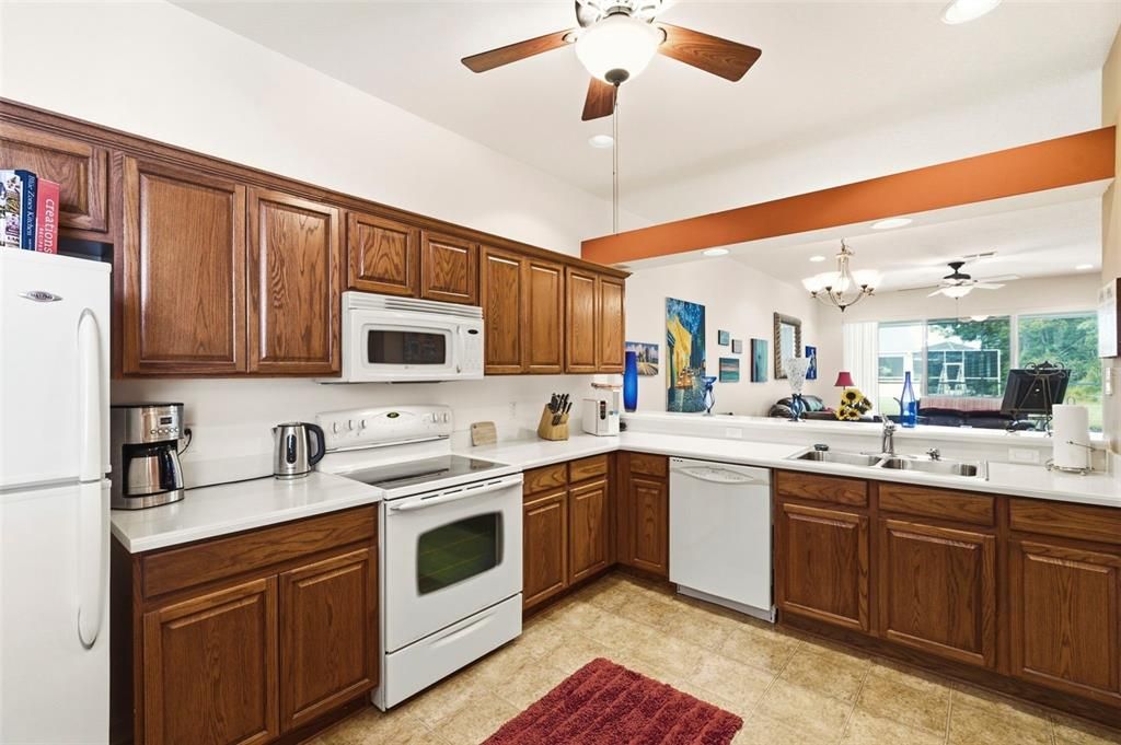 For Sale: $259,900 (2 beds, 2 baths, 1332 Square Feet)