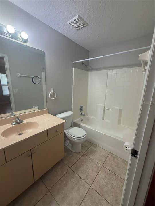 For Rent: $1,700 (3 beds, 2 baths, 1275 Square Feet)