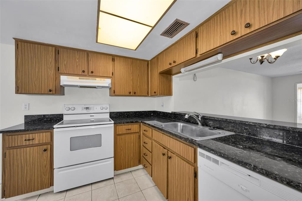 В аренду: $1,800 (2 спален, 2 ванн, 956 Квадратных фут)