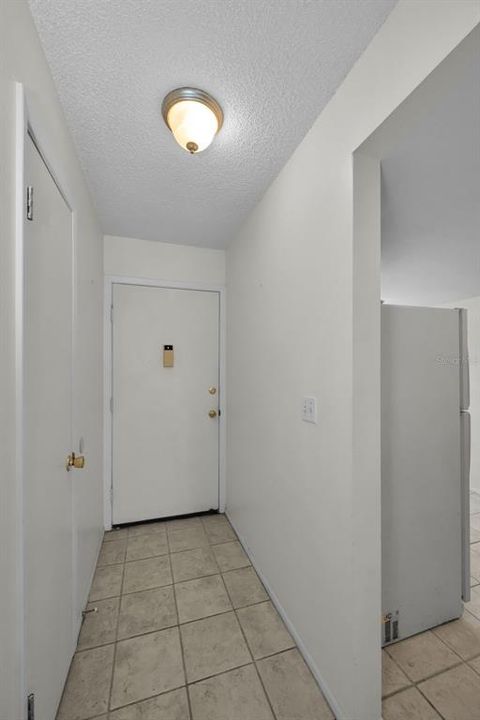 В аренду: $1,800 (2 спален, 2 ванн, 956 Квадратных фут)