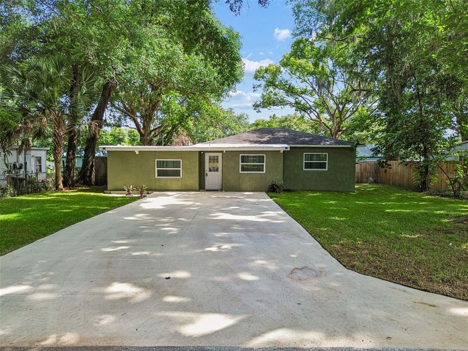 For Sale: $335,000 (4 beds, 2 baths, 1183 Square Feet)