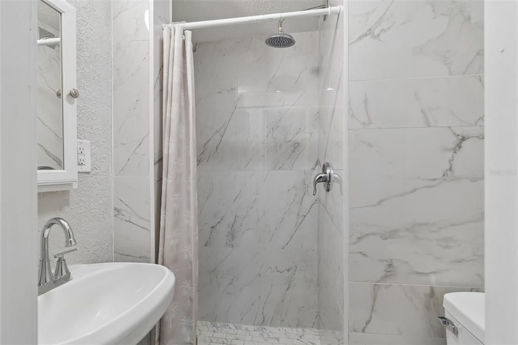 For Sale: $335,000 (4 beds, 2 baths, 1183 Square Feet)