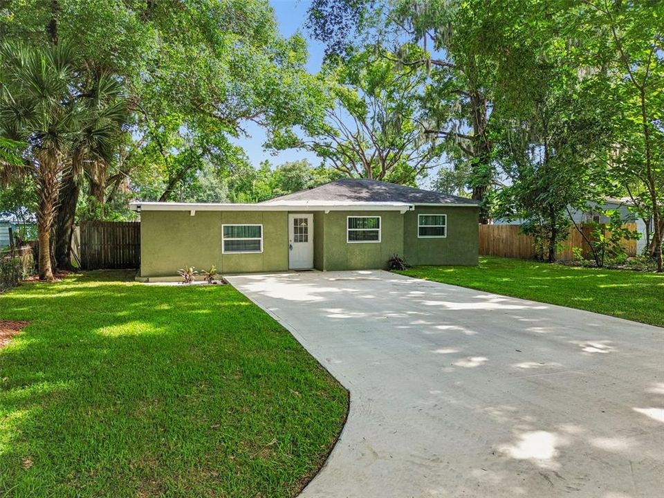 For Sale: $335,000 (4 beds, 2 baths, 1183 Square Feet)